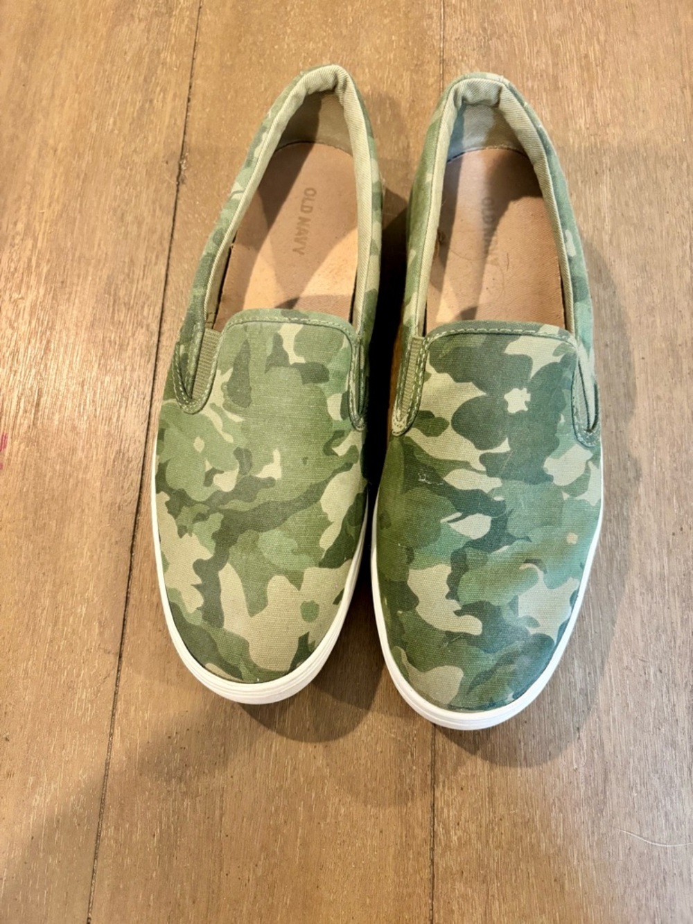 Old Navy Women’s Camo Slip-On Shoes - Green
